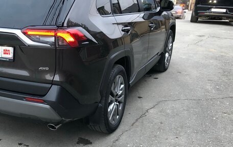 Toyota RAV4, 2021 год, 2 900 000 рублей, 4 фотография