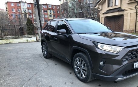 Toyota RAV4, 2021 год, 2 900 000 рублей, 2 фотография