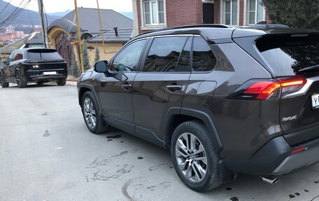 Toyota RAV4, 2021 год, 2 900 000 рублей, 5 фотография