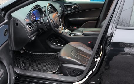 Chrysler 200 II, 2015 год, 1 250 000 рублей, 18 фотография