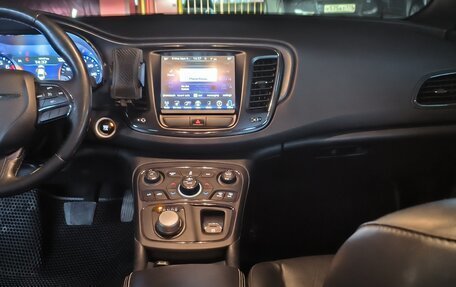 Chrysler 200 II, 2015 год, 1 250 000 рублей, 21 фотография