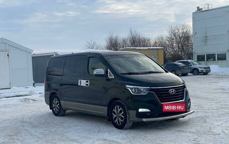 Hyundai H-1 II рестайлинг, 2021 год, 2 349 000 рублей, 3 фотография