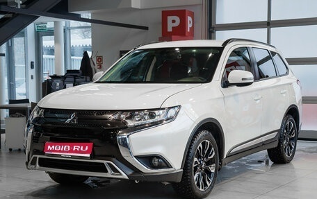 Mitsubishi Outlander III рестайлинг 3, 2022 год, 2 690 000 рублей, 1 фотография