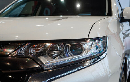 Mitsubishi Outlander III рестайлинг 3, 2022 год, 2 690 000 рублей, 28 фотография