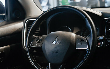 Mitsubishi Outlander III рестайлинг 3, 2022 год, 2 690 000 рублей, 24 фотография