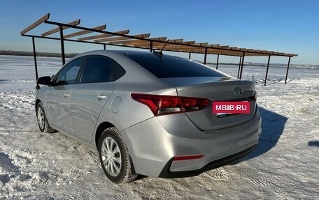 Hyundai Solaris II рестайлинг, 2017 год, 1 200 000 рублей, 5 фотография