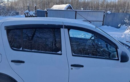 Renault Sandero I, 2013 год, 590 000 рублей, 2 фотография