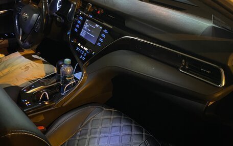 Toyota Camry, 2020 год, 2 100 000 рублей, 9 фотография