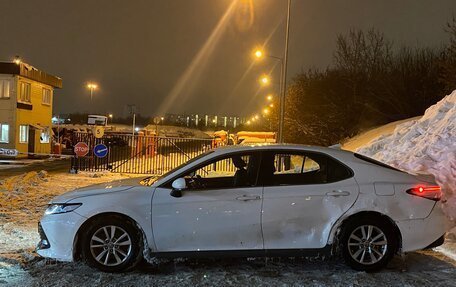 Toyota Camry, 2020 год, 2 100 000 рублей, 4 фотография