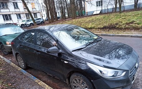 Hyundai Solaris II рестайлинг, 2018 год, 830 000 рублей, 3 фотография