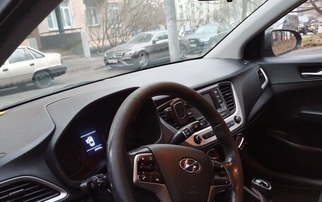 Hyundai Solaris II рестайлинг, 2018 год, 830 000 рублей, 10 фотография