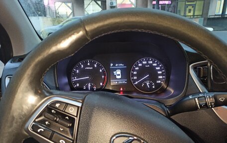 Hyundai Solaris II рестайлинг, 2018 год, 830 000 рублей, 11 фотография