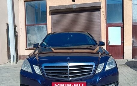 Mercedes-Benz E-Класс, 2011 год, 1 240 000 рублей, 1 фотография