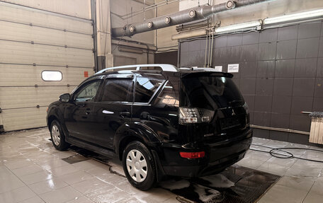 Mitsubishi Outlander III рестайлинг 3, 2009 год, 915 000 рублей, 1 фотография