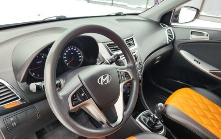 Hyundai Solaris II рестайлинг, 2015 год, 850 000 рублей, 18 фотография