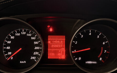 Mitsubishi Outlander III рестайлинг 3, 2009 год, 915 000 рублей, 2 фотография