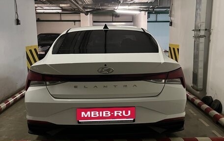 Hyundai Elantra, 2021 год, 1 700 000 рублей, 5 фотография