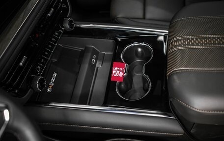 Chevrolet Suburban, 2025 год, 15 453 309 рублей, 15 фотография