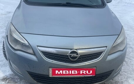 Opel Astra J, 2012 год, 700 000 рублей, 1 фотография