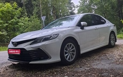 Toyota Camry, 2021 год, 3 000 000 рублей, 1 фотография