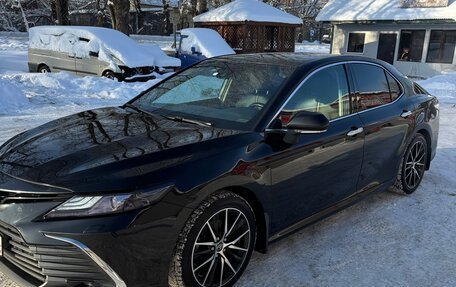 Toyota Camry, 2021 год, 2 450 000 рублей, 2 фотография