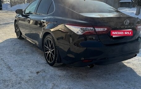 Toyota Camry, 2021 год, 2 450 000 рублей, 4 фотография