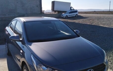 Hyundai Solaris II рестайлинг, 2019 год, 1 350 000 рублей, 3 фотография