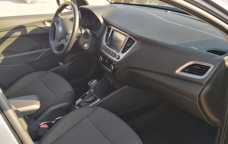 Hyundai Solaris II рестайлинг, 2019 год, 1 350 000 рублей, 19 фотография