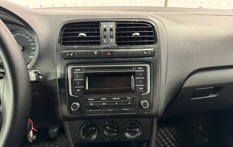 Volkswagen Polo VI (EU Market), 2011 год, 700 000 рублей, 10 фотография