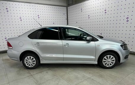 Volkswagen Polo VI (EU Market), 2011 год, 700 000 рублей, 2 фотография