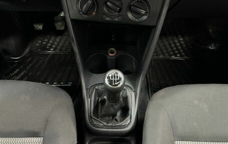 Volkswagen Polo VI (EU Market), 2011 год, 700 000 рублей, 9 фотография