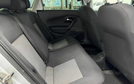 Volkswagen Polo VI (EU Market), 2011 год, 700 000 рублей, 25 фотография