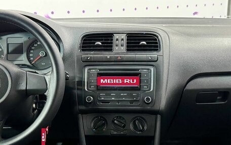 Volkswagen Polo VI (EU Market), 2011 год, 700 000 рублей, 23 фотография