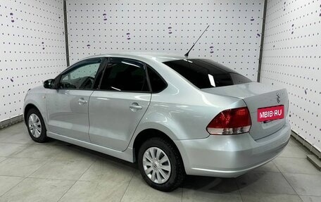 Volkswagen Polo VI (EU Market), 2011 год, 700 000 рублей, 18 фотография