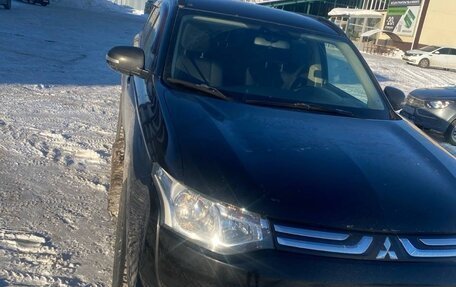 Mitsubishi Outlander III рестайлинг 3, 2013 год, 1 050 000 рублей, 1 фотография