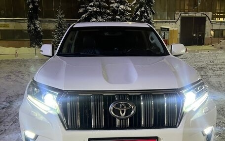 Toyota Land Cruiser Prado 150 рестайлинг 2, 2018 год, 4 750 000 рублей, 1 фотография