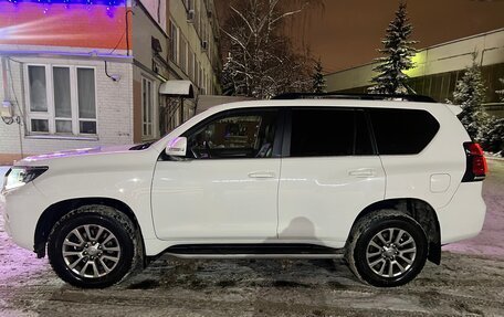 Toyota Land Cruiser Prado 150 рестайлинг 2, 2018 год, 4 750 000 рублей, 4 фотография