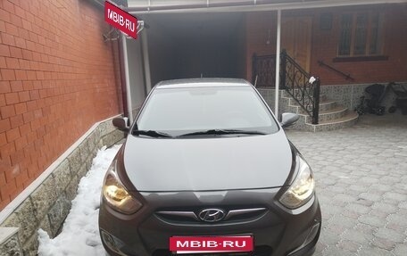 Hyundai Solaris II рестайлинг, 2012 год, 830 000 рублей, 2 фотография