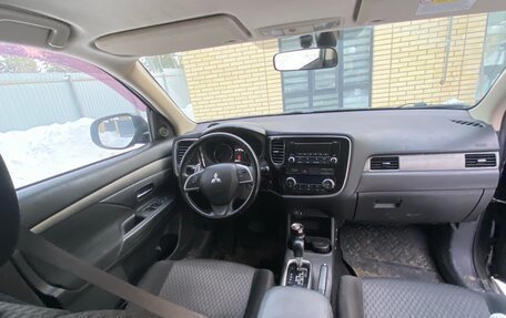 Mitsubishi Outlander III рестайлинг 3, 2013 год, 1 050 000 рублей, 5 фотография