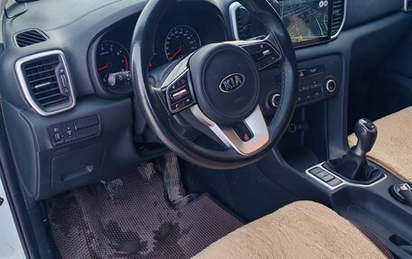 KIA Sportage IV рестайлинг, 2018 год, 1 880 000 рублей, 10 фотография