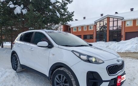 KIA Sportage IV рестайлинг, 2018 год, 1 880 000 рублей, 4 фотография
