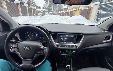 Hyundai Solaris II рестайлинг, 2017 год, 970 000 рублей, 2 фотография