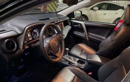 Toyota RAV4, 2017 год, 2 700 000 рублей, 6 фотография