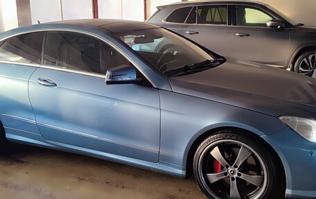 Mercedes-Benz E-Класс, 2011 год, 1 250 000 рублей, 3 фотография