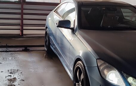 Mercedes-Benz E-Класс, 2011 год, 1 250 000 рублей, 2 фотография