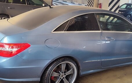 Mercedes-Benz E-Класс, 2011 год, 1 250 000 рублей, 4 фотография