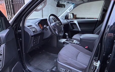 Toyota Land Cruiser Prado 150 рестайлинг 2, 2021 год, 6 450 000 рублей, 6 фотография