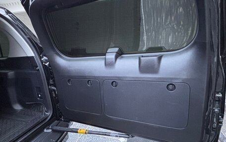 Toyota Land Cruiser Prado 150 рестайлинг 2, 2021 год, 6 450 000 рублей, 9 фотография