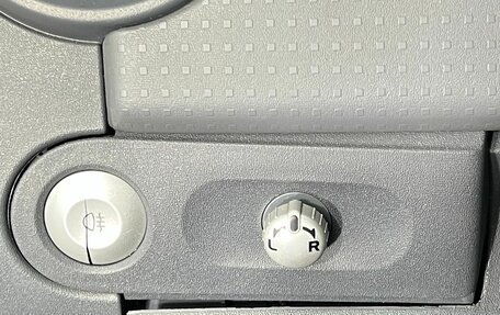 Mitsubishi Colt VI рестайлинг, 2005 год, 350 000 рублей, 18 фотография