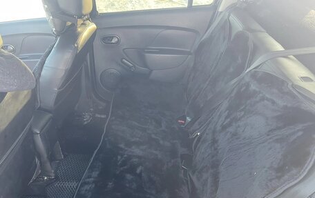 Renault Logan II, 2018 год, 715 000 рублей, 9 фотография